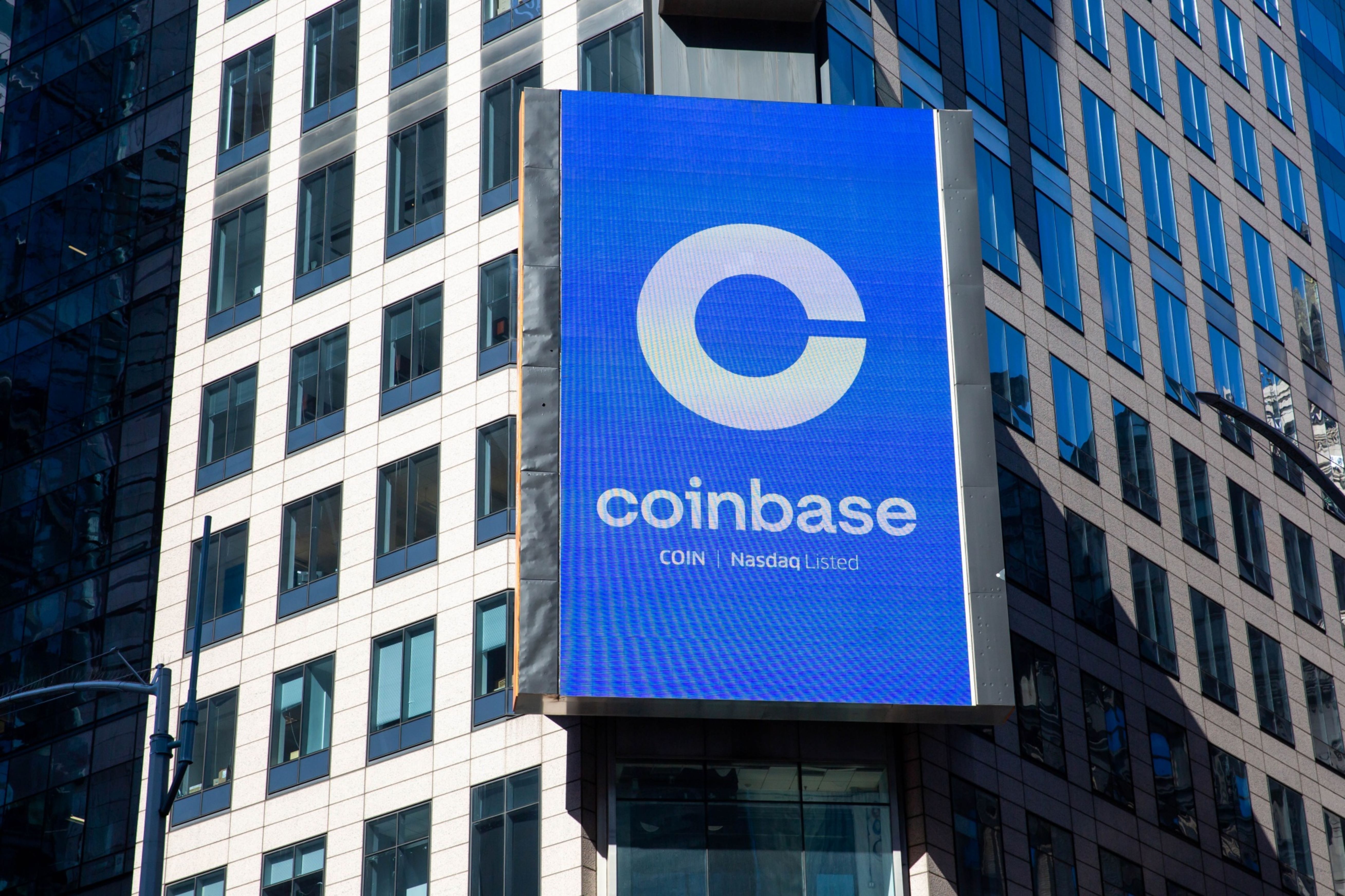 Coinbase y el fin de las fronteras financieras: cuando el S&P 500 se negocia como Bitcoin